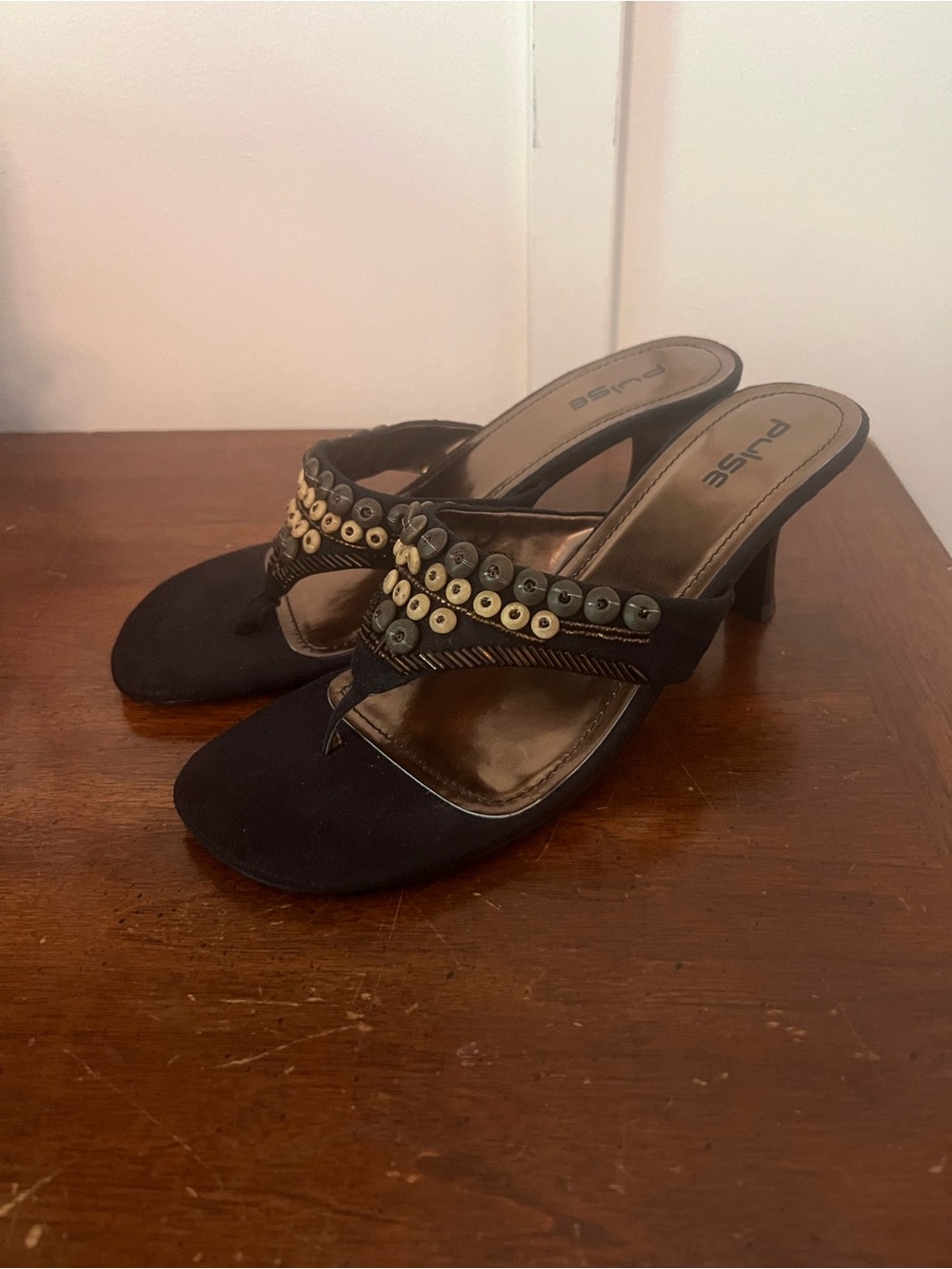 Y2K Pulse Black Embellished kitten heel flip flops size 8